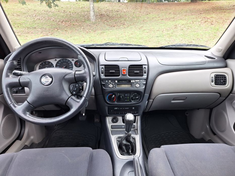 Nissan Almera 2.2 Turbo diesel 5 lugares