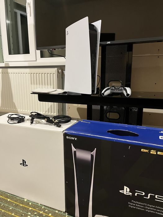 Продам Sony Playstation 5