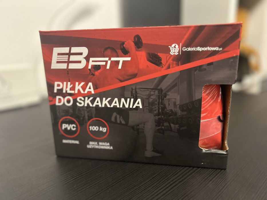 Czerwona piłka do skakania