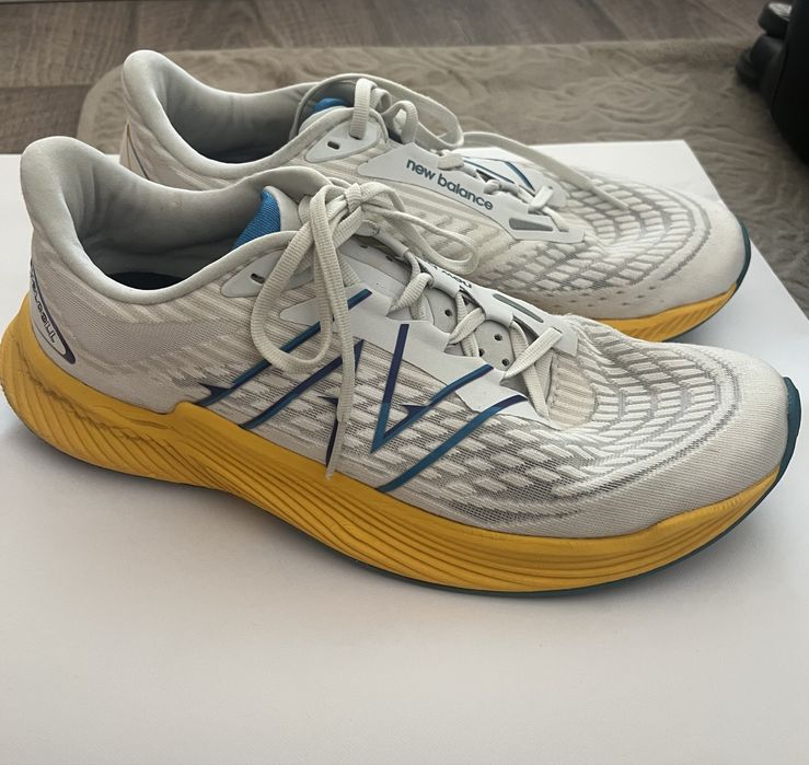 Кросівки New balance fuel cell