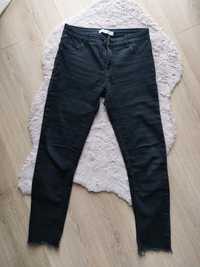 Czarne jeansy Bershka 38