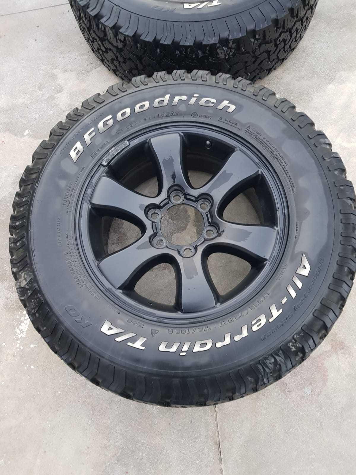 Vendo 4 jantes e 4 pneus 265/70 R 17 TOYOTA LAND CRUISER