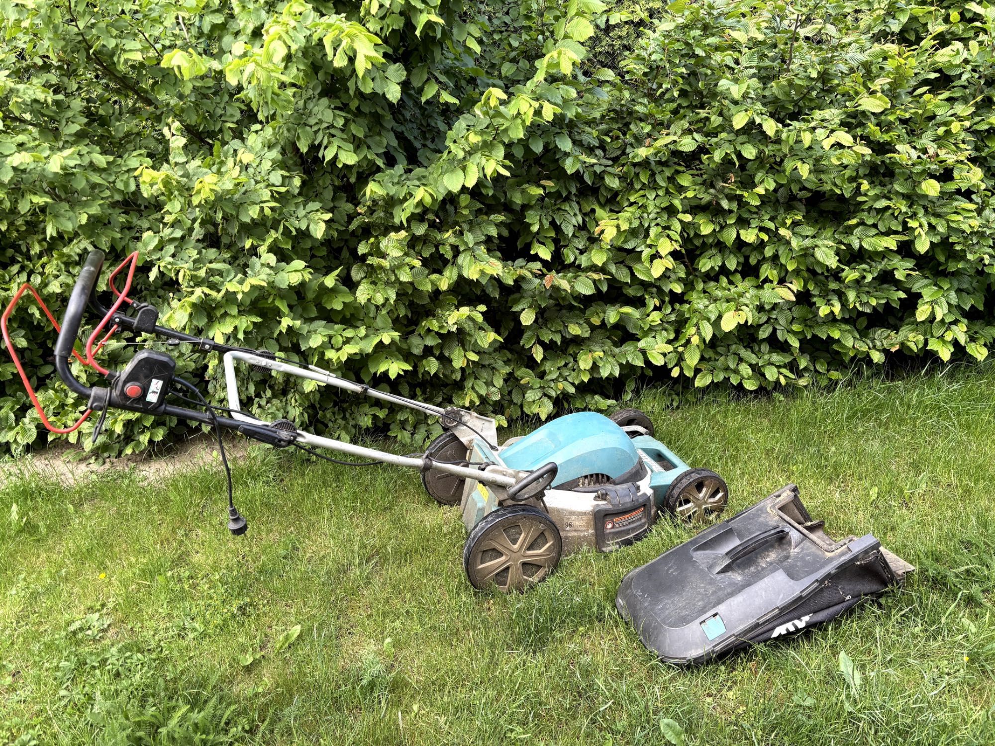 Kosiarka elektryczna Makita ELM4621