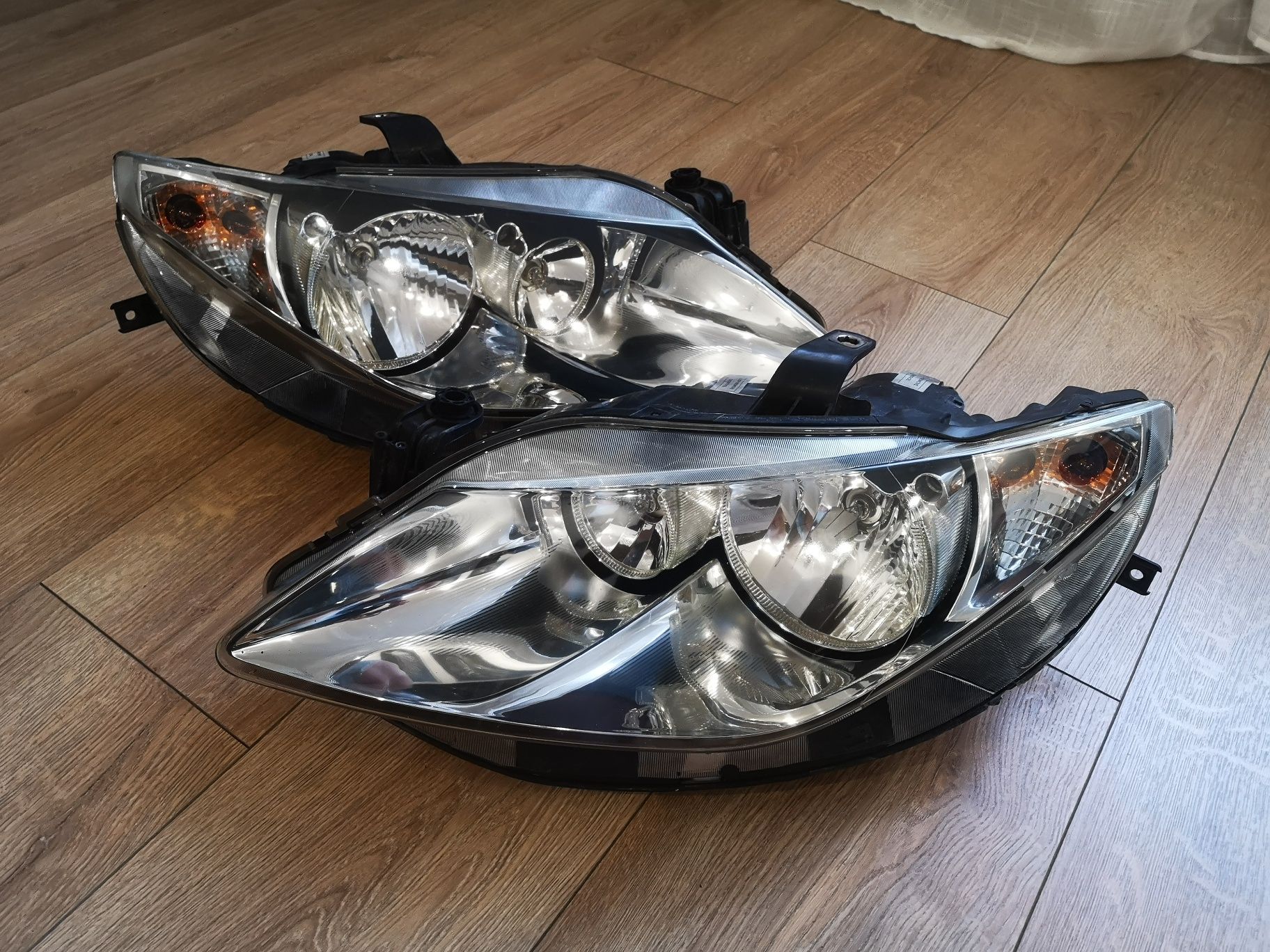 Reflektor lampa przód prawa lewa seat IBIZA 4  IV 6J  europa VALEO