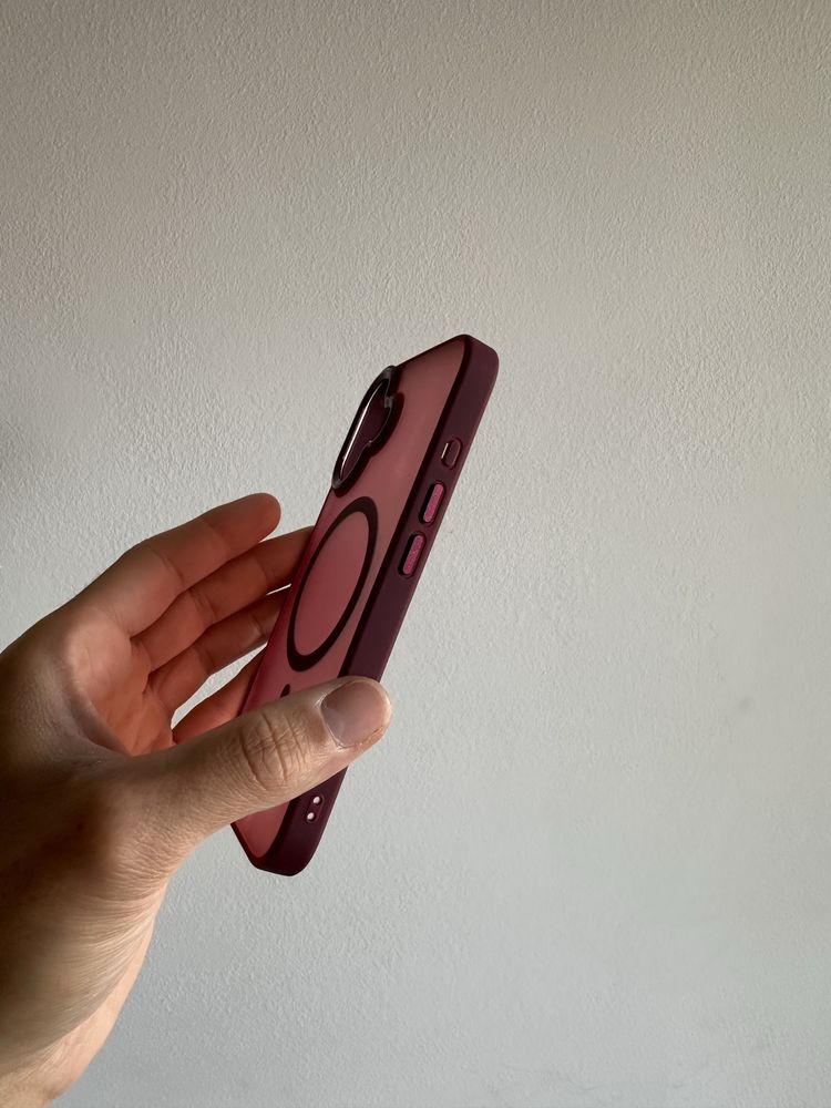 Etui Matowe czerwone MagSafe do IPHONE 16