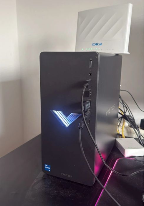 Vendo pc hp victus hunstam mini e logitech gpro superlight 2