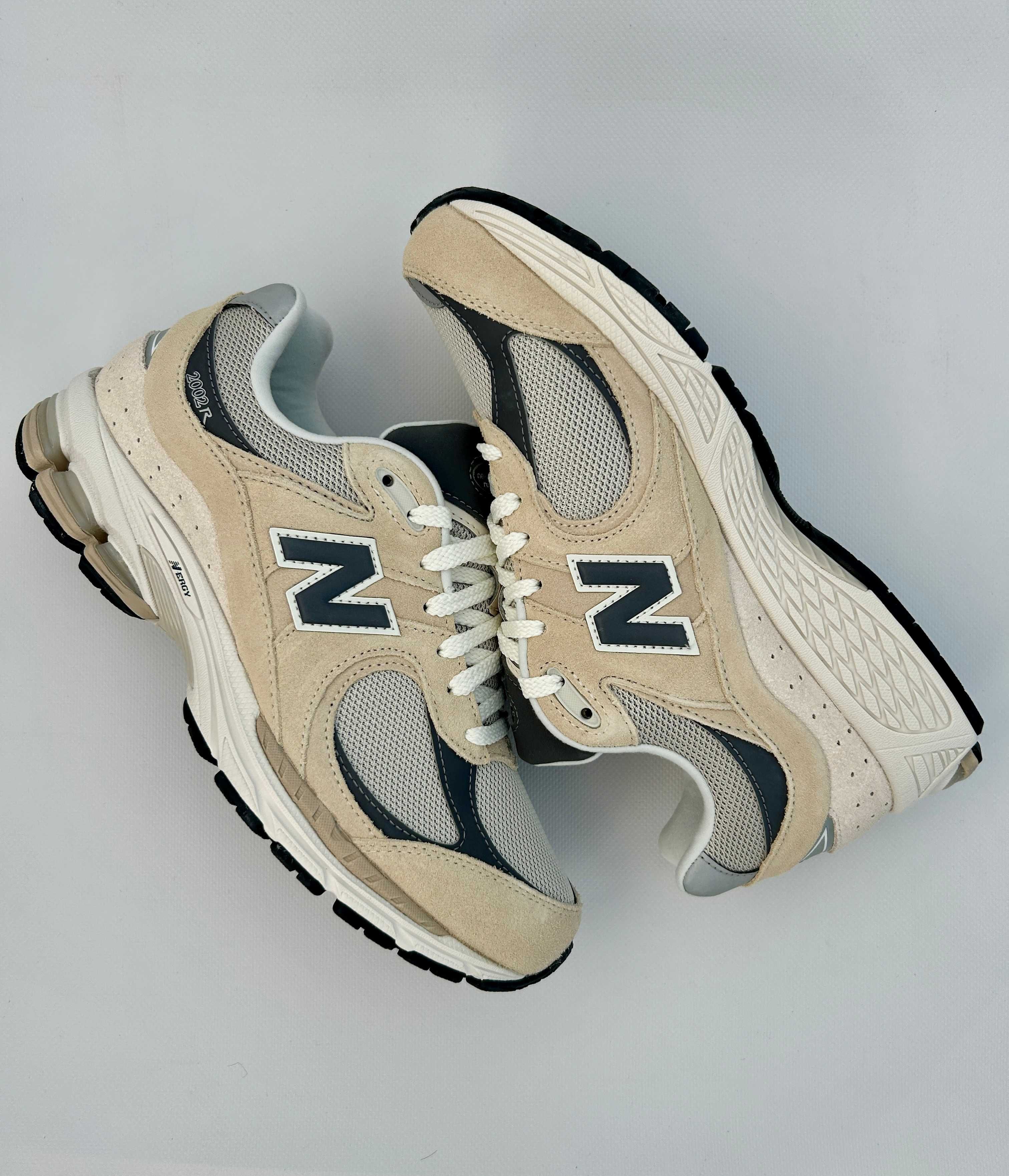 Кросівки New Balance 2002R 42 42.5