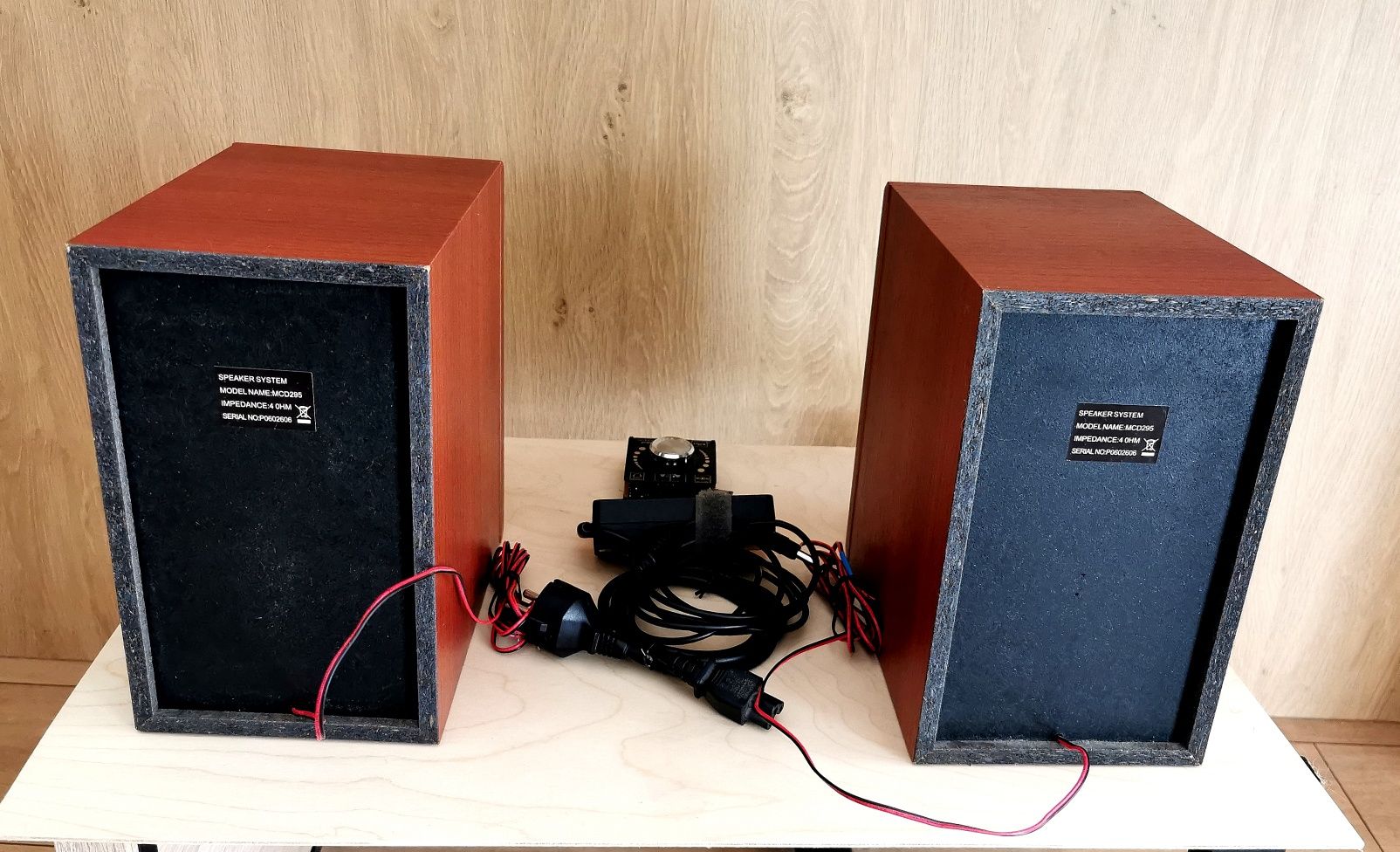 Miniwieża z bluetooth, usb, aux. 2x100w.