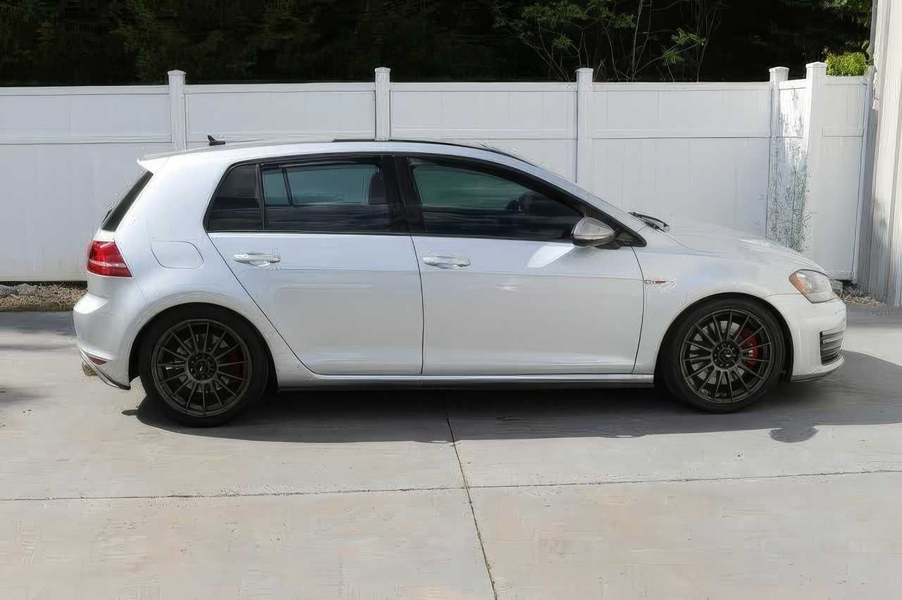 2016 Volkswagen Golf GTI SE
