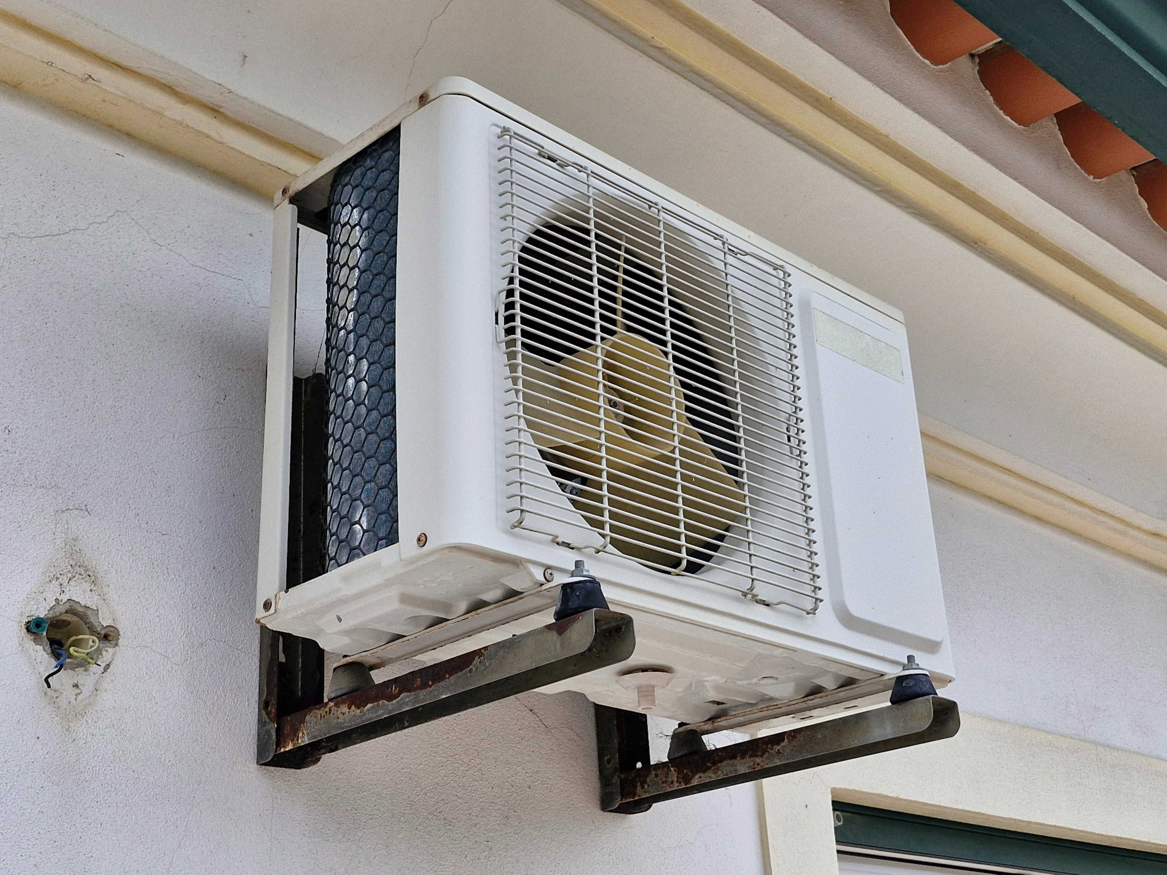 Ar condicionado (4 aparelhos)