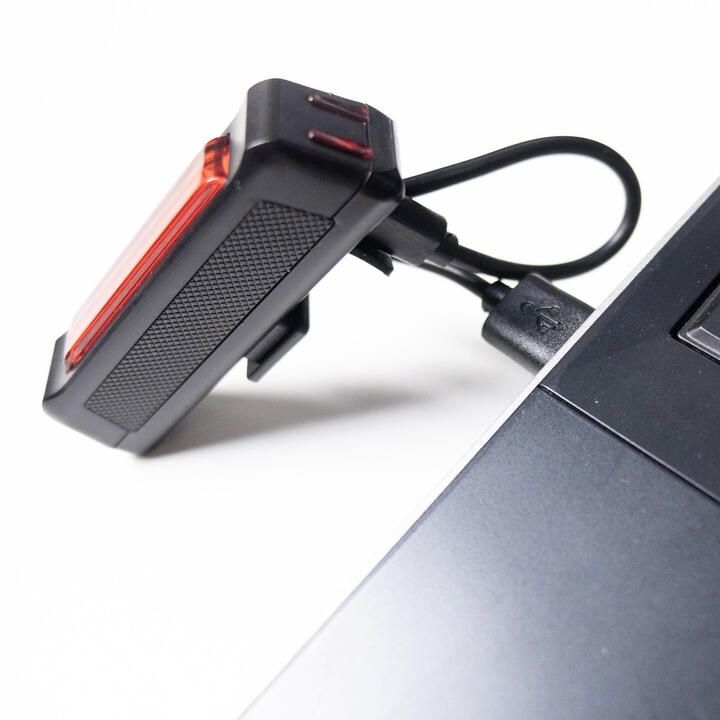 OŚWIETLENIE USB Lampka rower hulajnoga 16 diod led wykrywacz hamowania