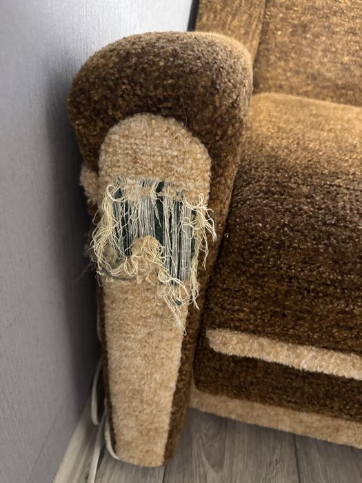 Продам диван в нормальном состоянии