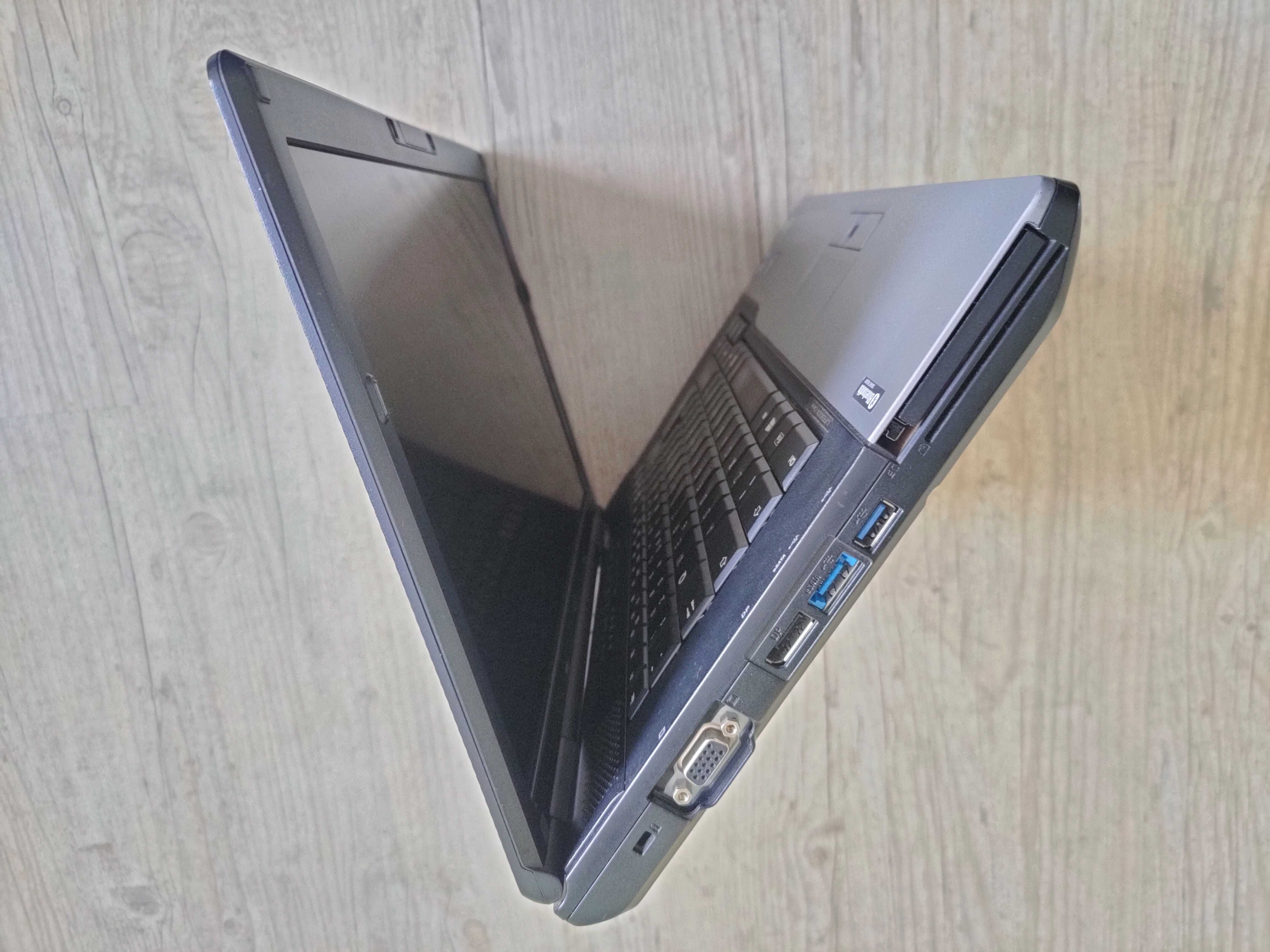 Laptop Fujitsu E752 15,6 cali 16 GB RAM 500 GB SDD + torba