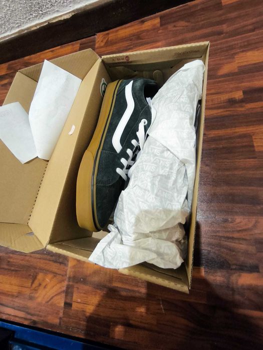 Sapatilhas VANS, novas, com etiqueta, de cor verde escuro, tamanho: 44