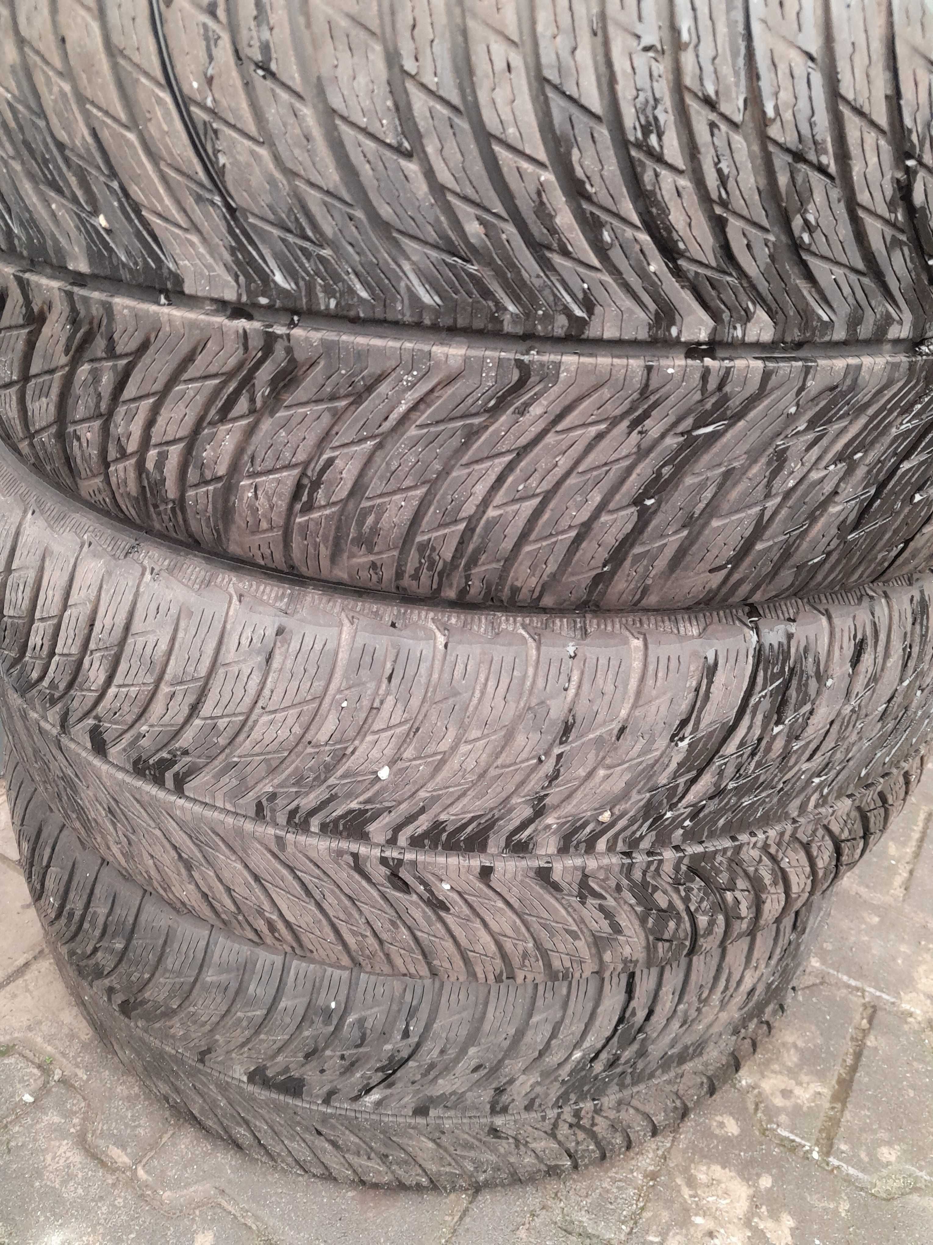 Opona 245/45/19 Michelin