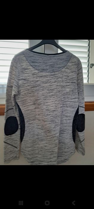 Camisola estilosa e confortável M