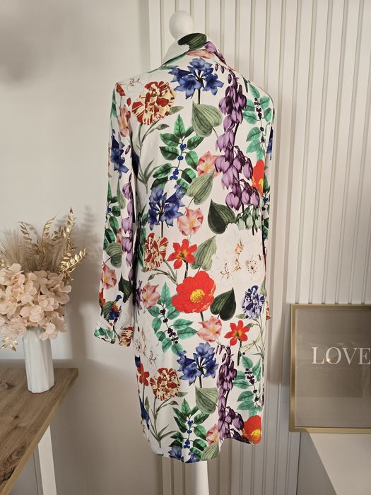 Zara sukienka 36 S biała kwiaty kolorowa prosta koszulowa guziki