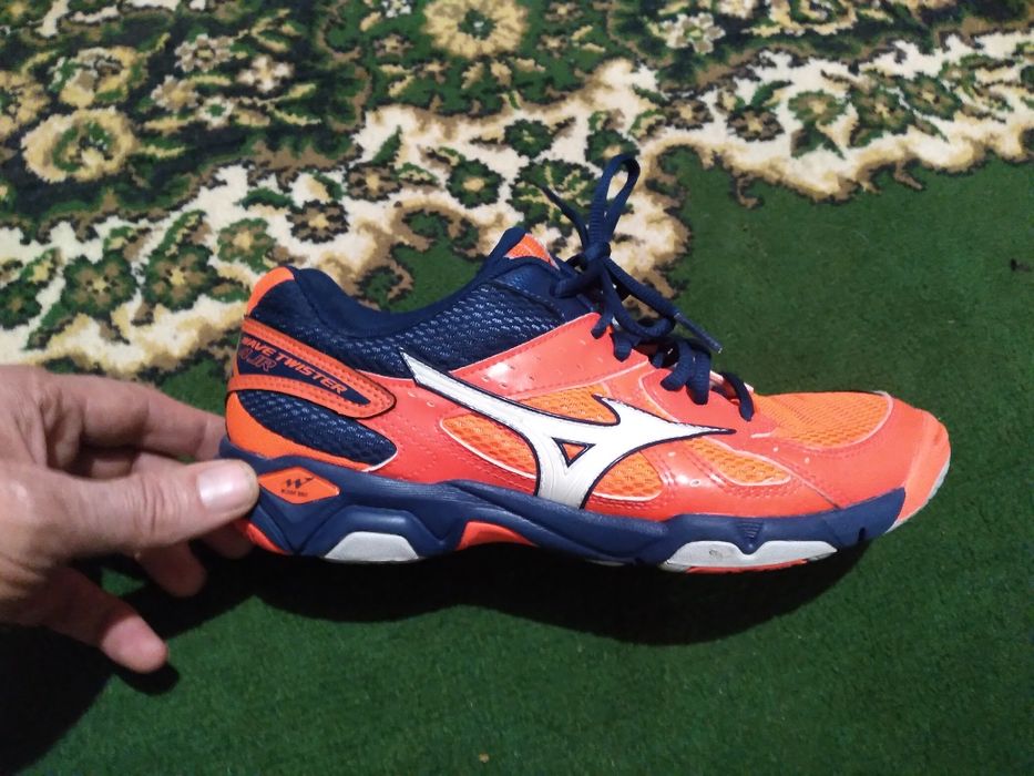 Кросівки , кросовкі, фехтування ,фехтование , фудзалкі, теніс ,волейтб