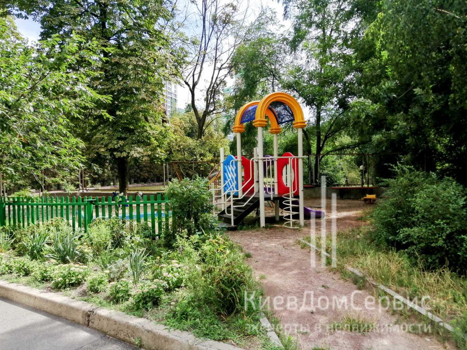 2 кімнатна 61 кв м вул Вишневецького 1 Вишгородська біля Паркове Місто