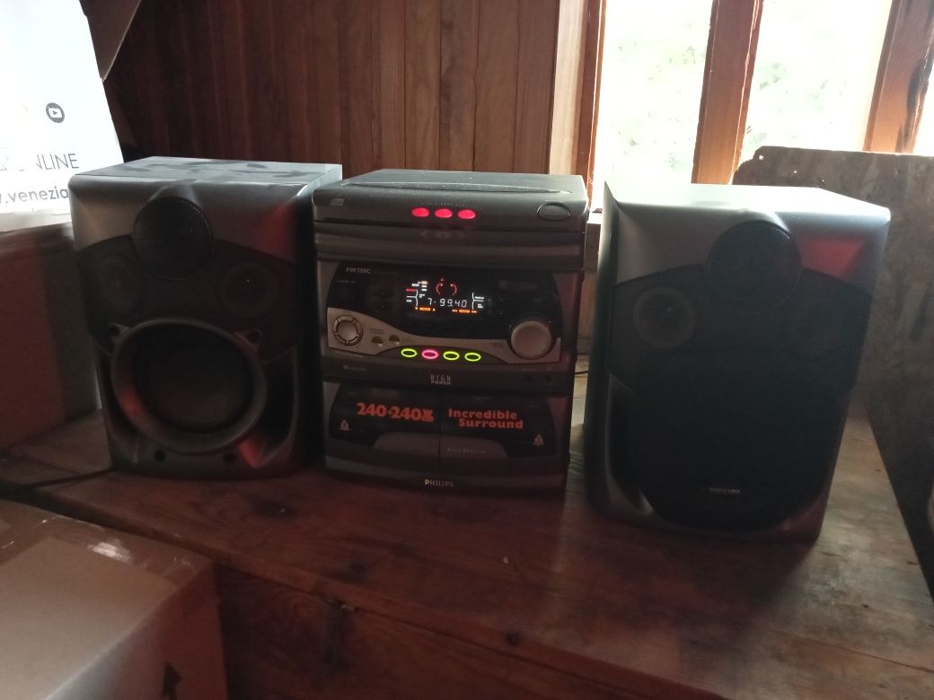 Wieża Philips FW 750C moc 2-120W
