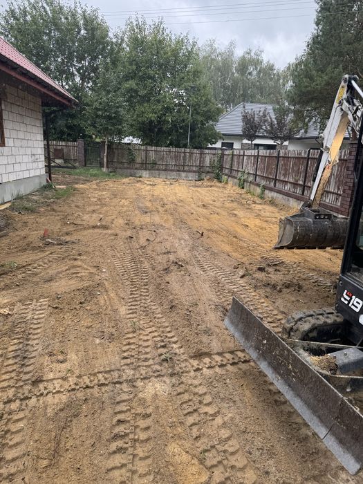 Uslugi minikoparki z operatorem