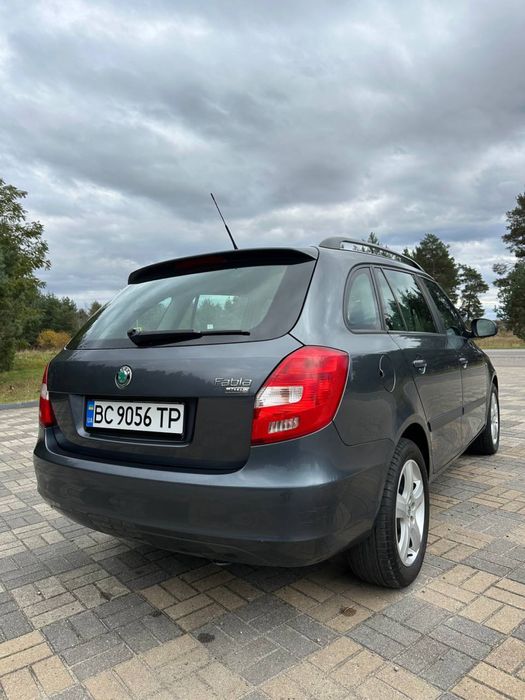 Skoda fabia 2011р