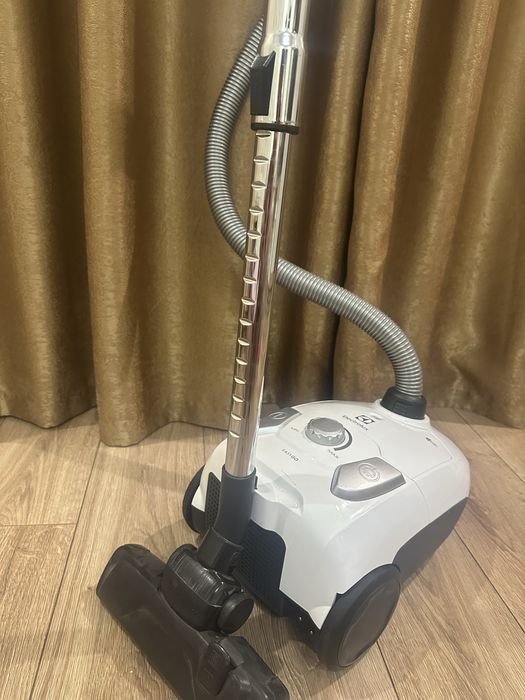 Пилосос Electrolux EB31C1UG