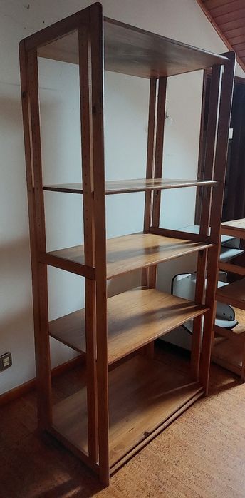 Estante de Prateleiras em madeira cor castanho