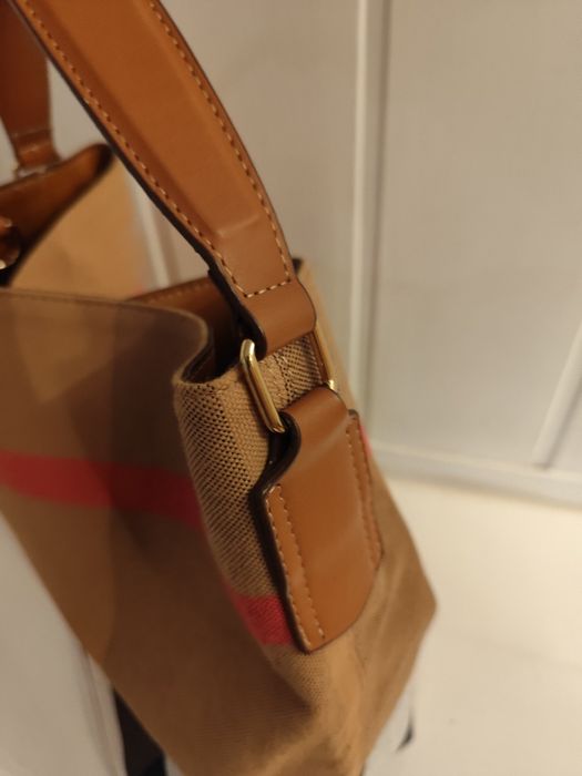 Torebka shoperka jak Burberry