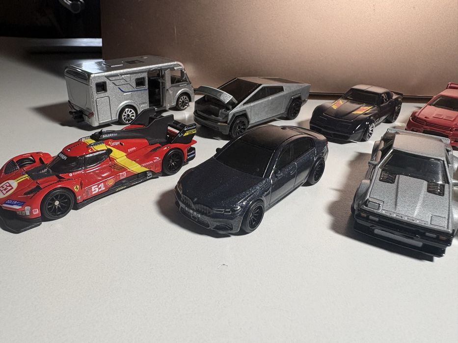 Hot wheels bmw, ferrari