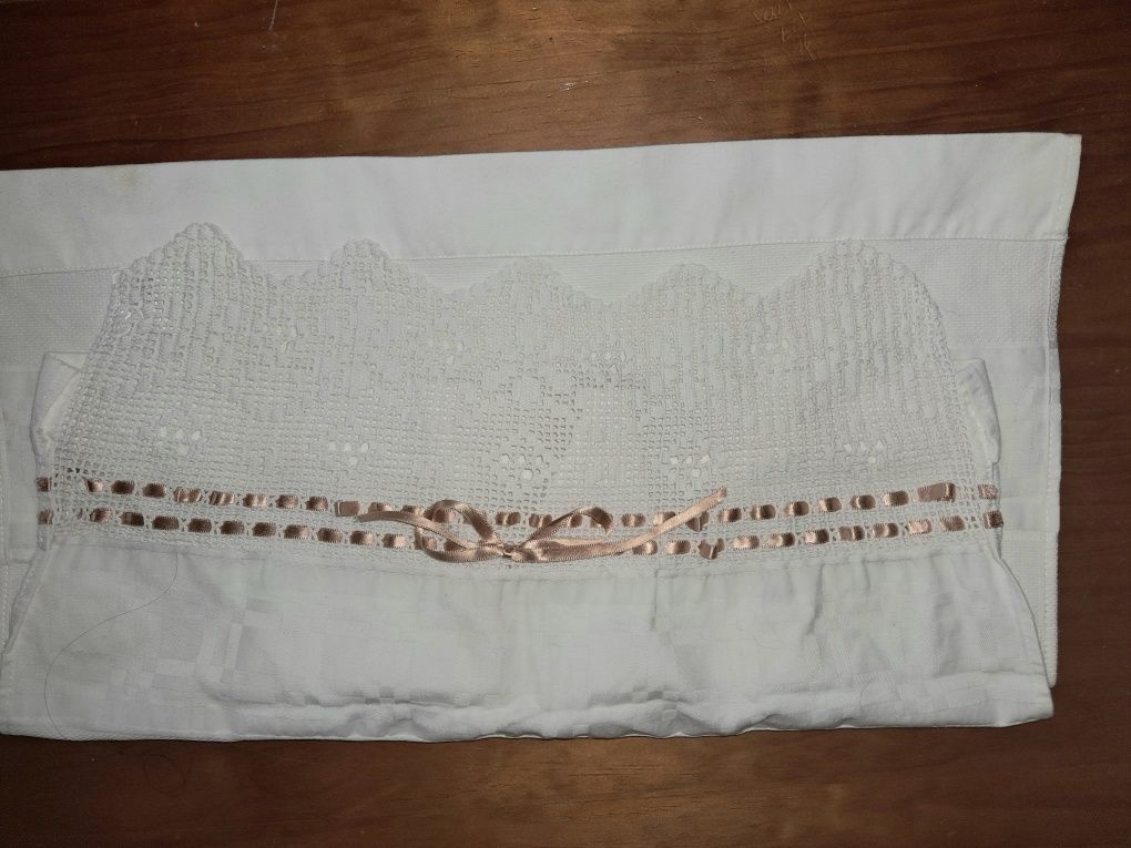 Toalha 100% Algodão com renda e bordados