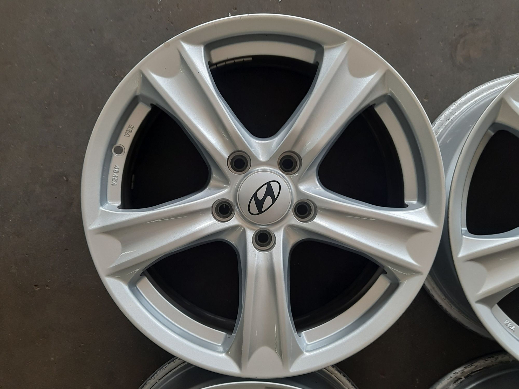 (0114) Felgi 17" 5x114,3 ET 45 7j - Hyundai