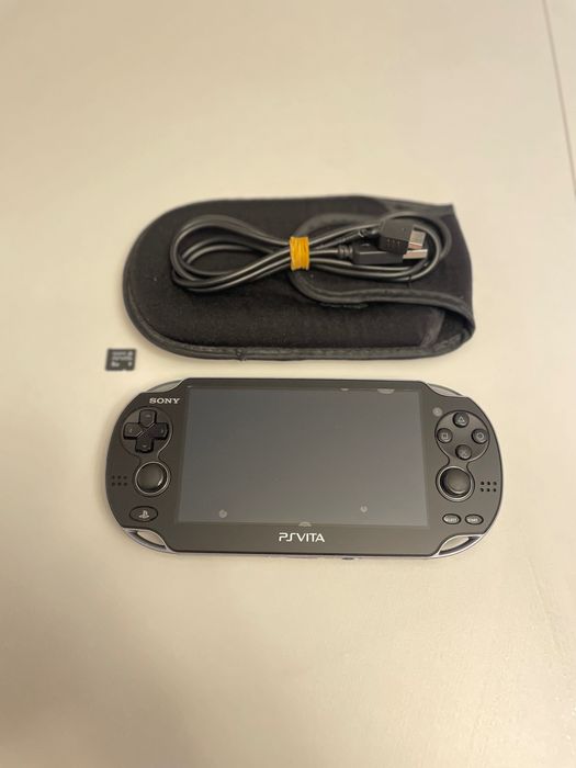 Konsola PS Vita, PCH-1104