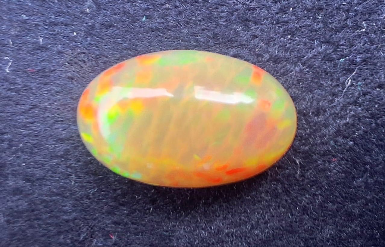 Opal naturalny, Kenia, 2,55 ct