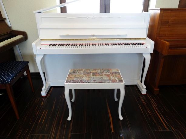 Pianino schimmel biale od PianoDesign