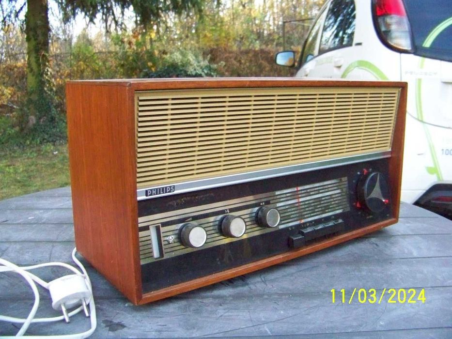 Stare radio lampowe Philips B4S62A/00 sprawne.