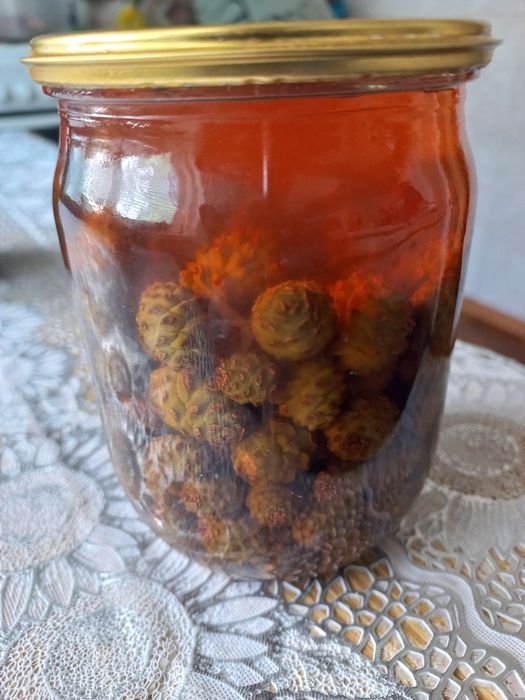 Продаю вареня з шишок сосни .05. Літра