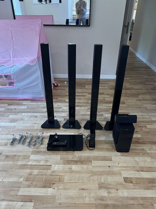 Kino domowe samsung tylne glosniki bezprzewodowe