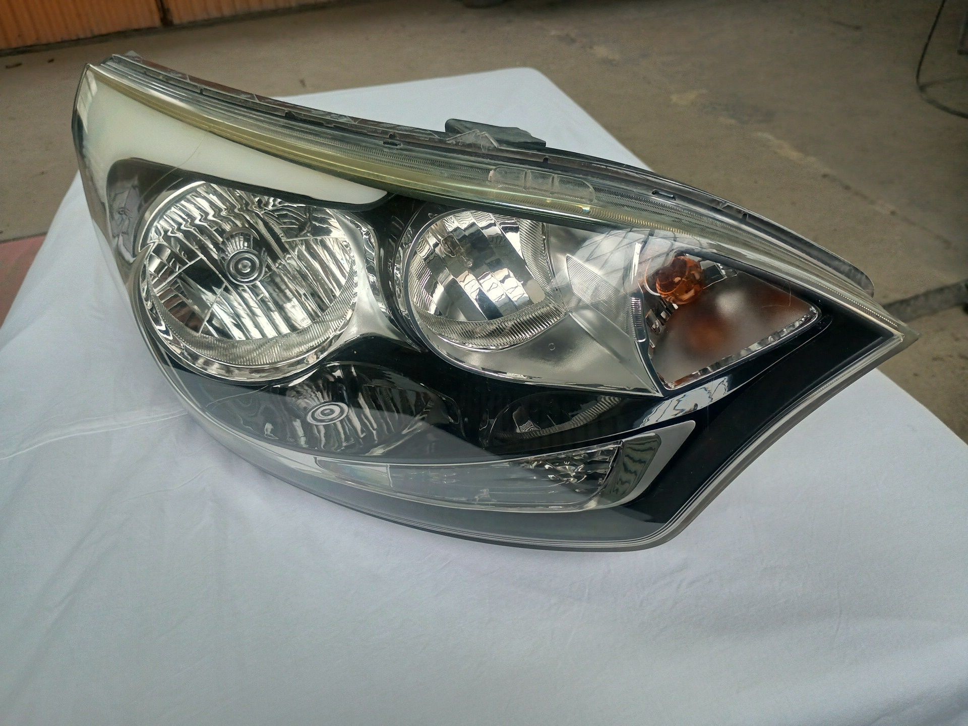 Reflektor prawy przedni Kia Rio lll/ 92102/2011-