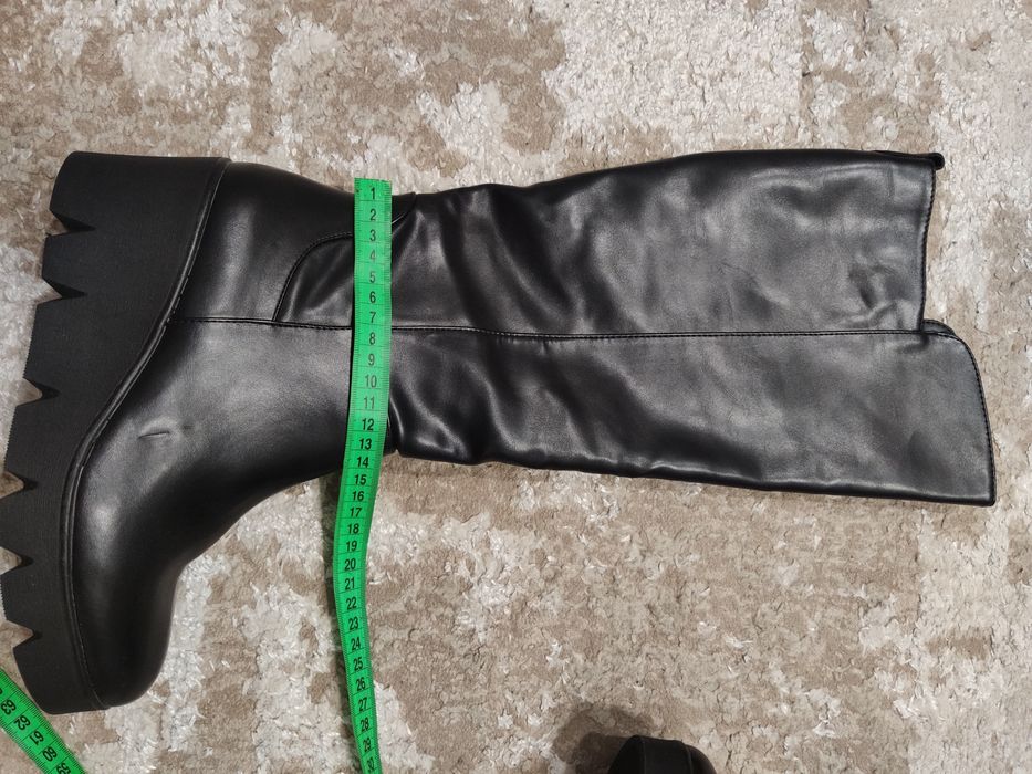 Жіночі шкіряні осінні сапожки