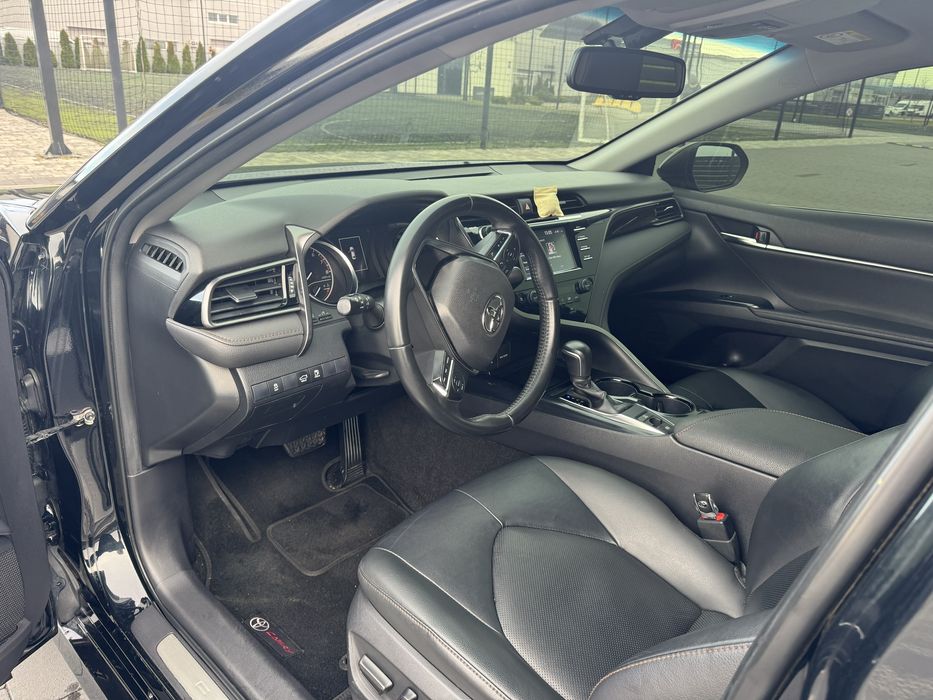 Toyota camry 2020р.