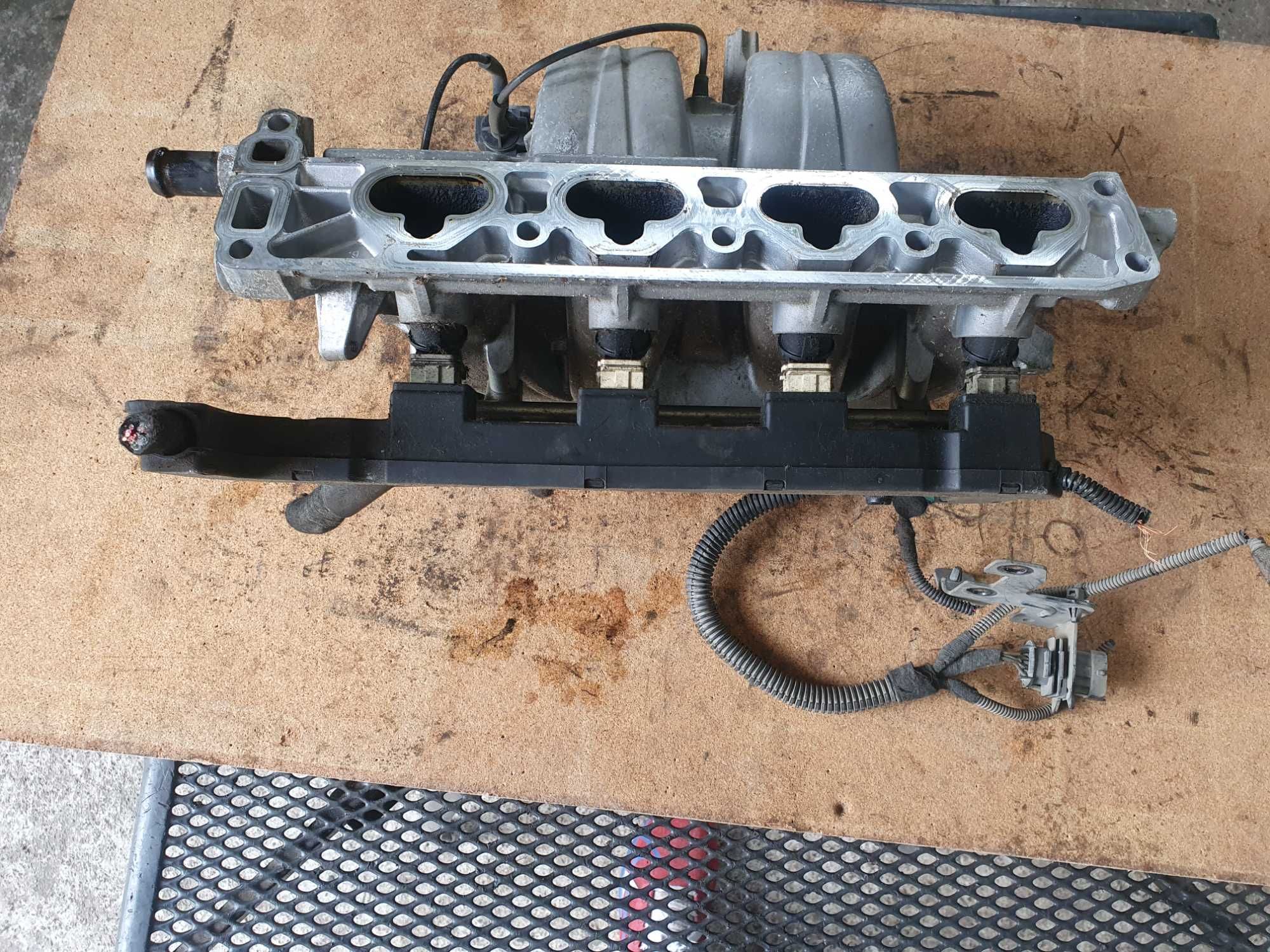 Kolektor ssący listwa wtryskowa Opel Astra H 3 III 1.8 benzyna z18xe