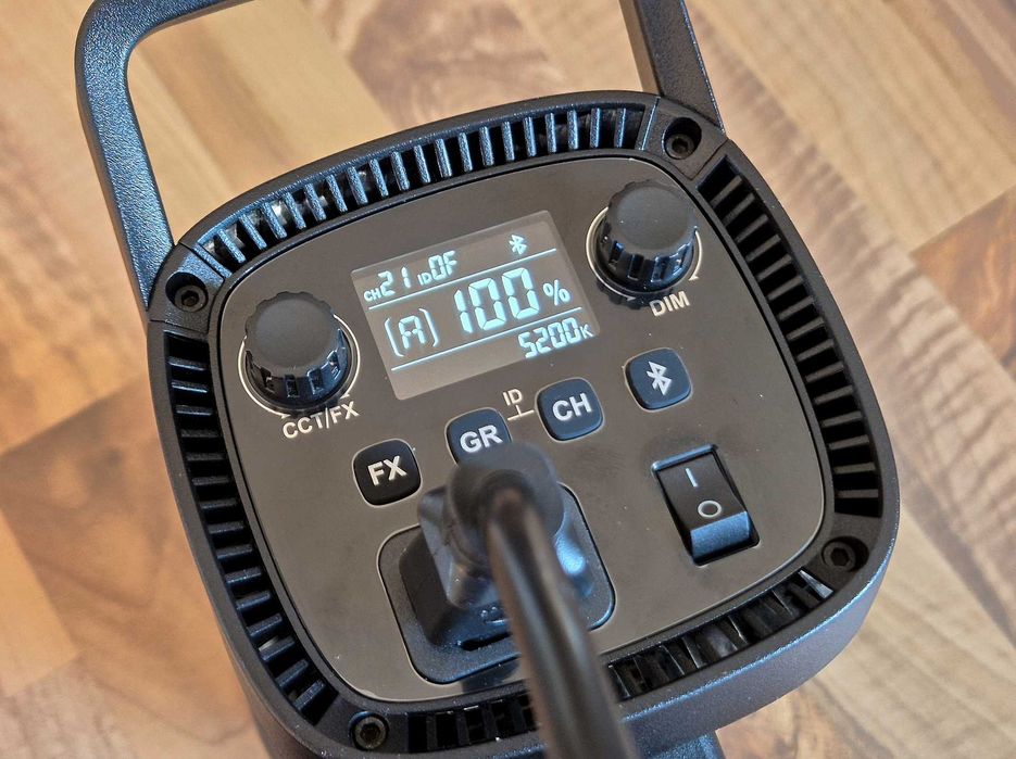 Lampa LED Godox SL100Bi mało używana