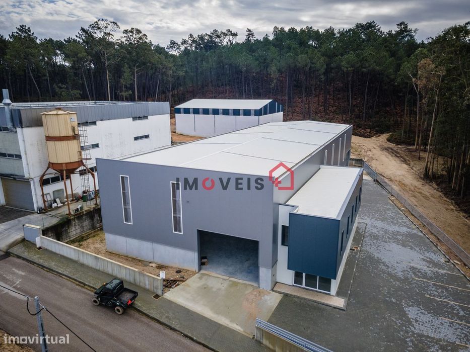 Armazém industrial em Fase Final de construção