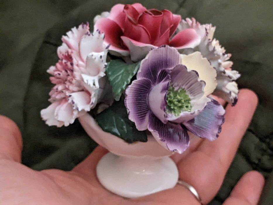 Подарунок Коханій букет квітів у вазоні порцеляна  мініатюра Англія