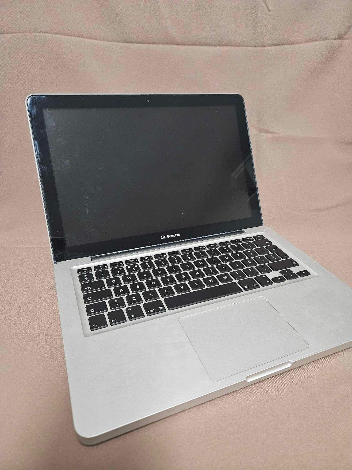 MacBook Pro Apple