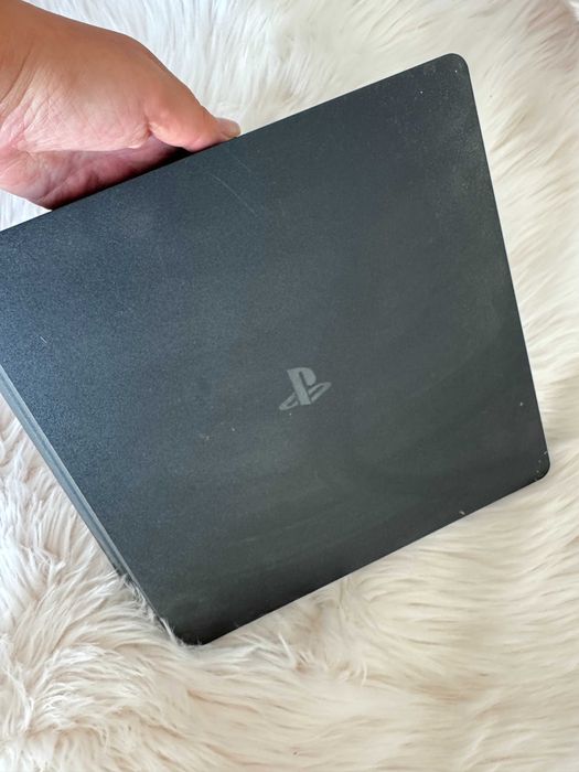 PS4 SLIM com jogo Call of Duty Ops