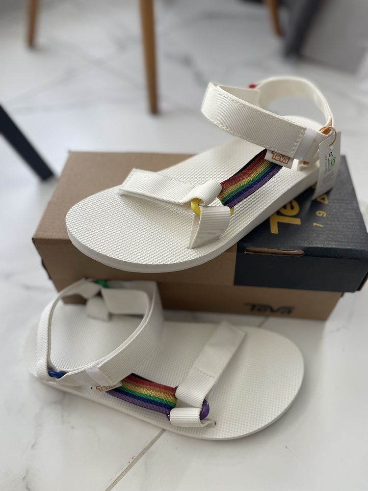 Продам сандалі Teva Original Universal Pride