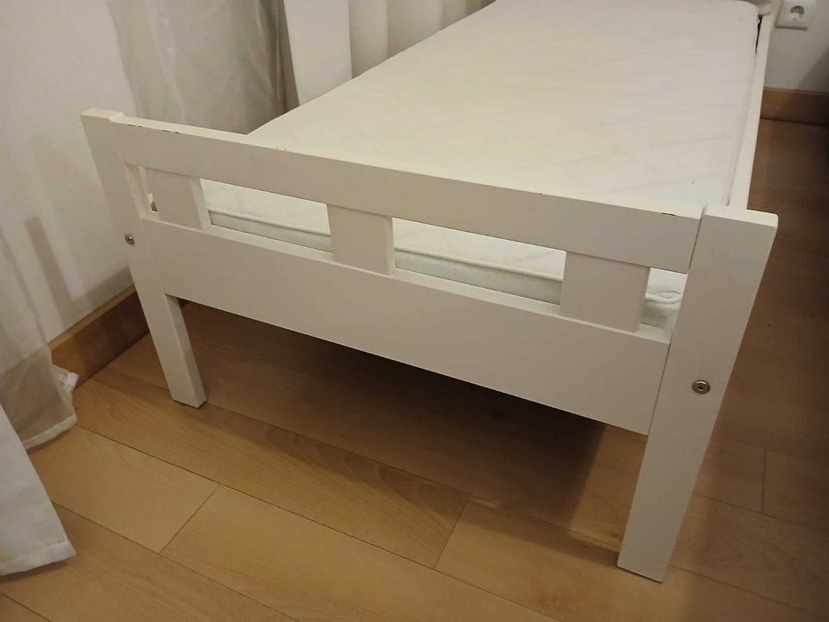 Cama de criança IKEA Kritter (estrutura, estrado colchão e laterais)