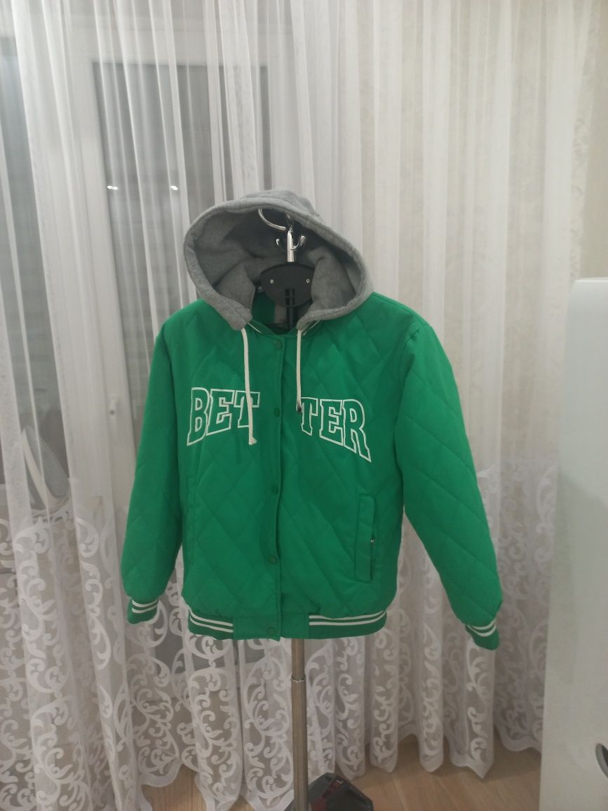 Продам куртку-бомбер